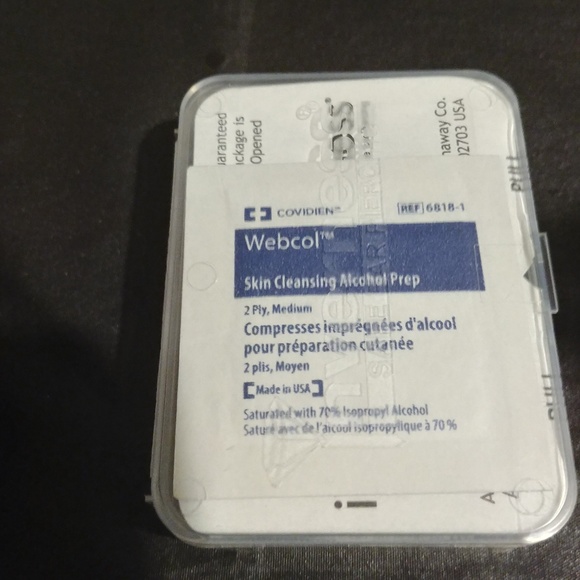 24kt Gold-Plated Cubic Zirconia Heart❤ Earrings - Picture 7 of 7